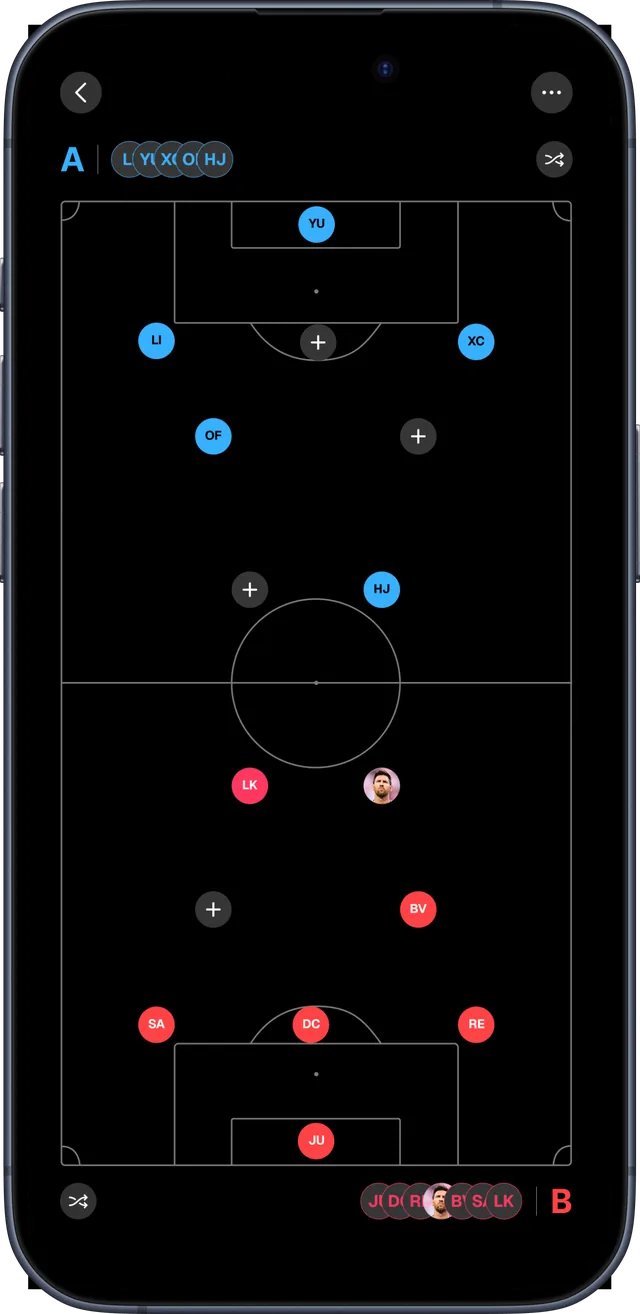 Lineup screen with two teams placed on a soccer pitch